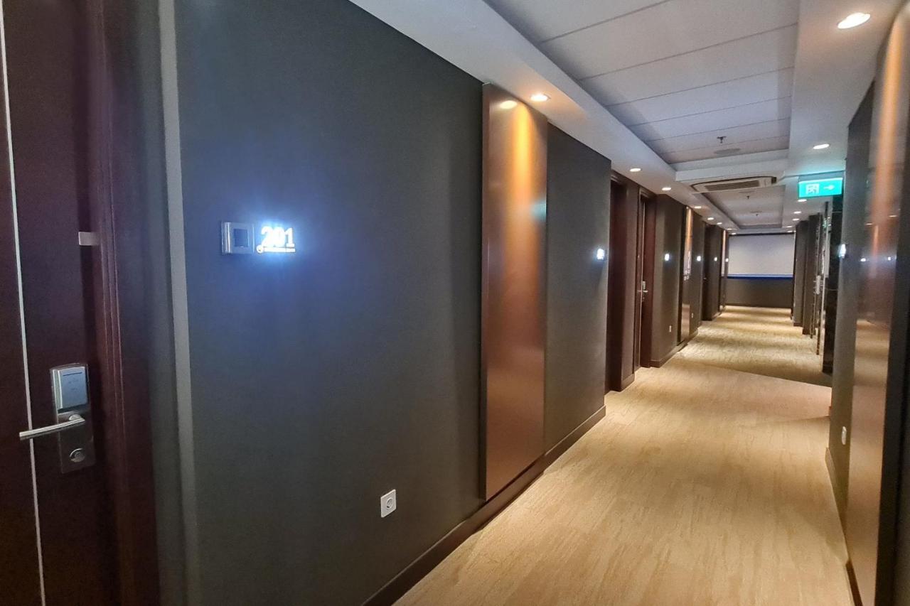 Fox Lite Grogol Yakarta Exterior foto